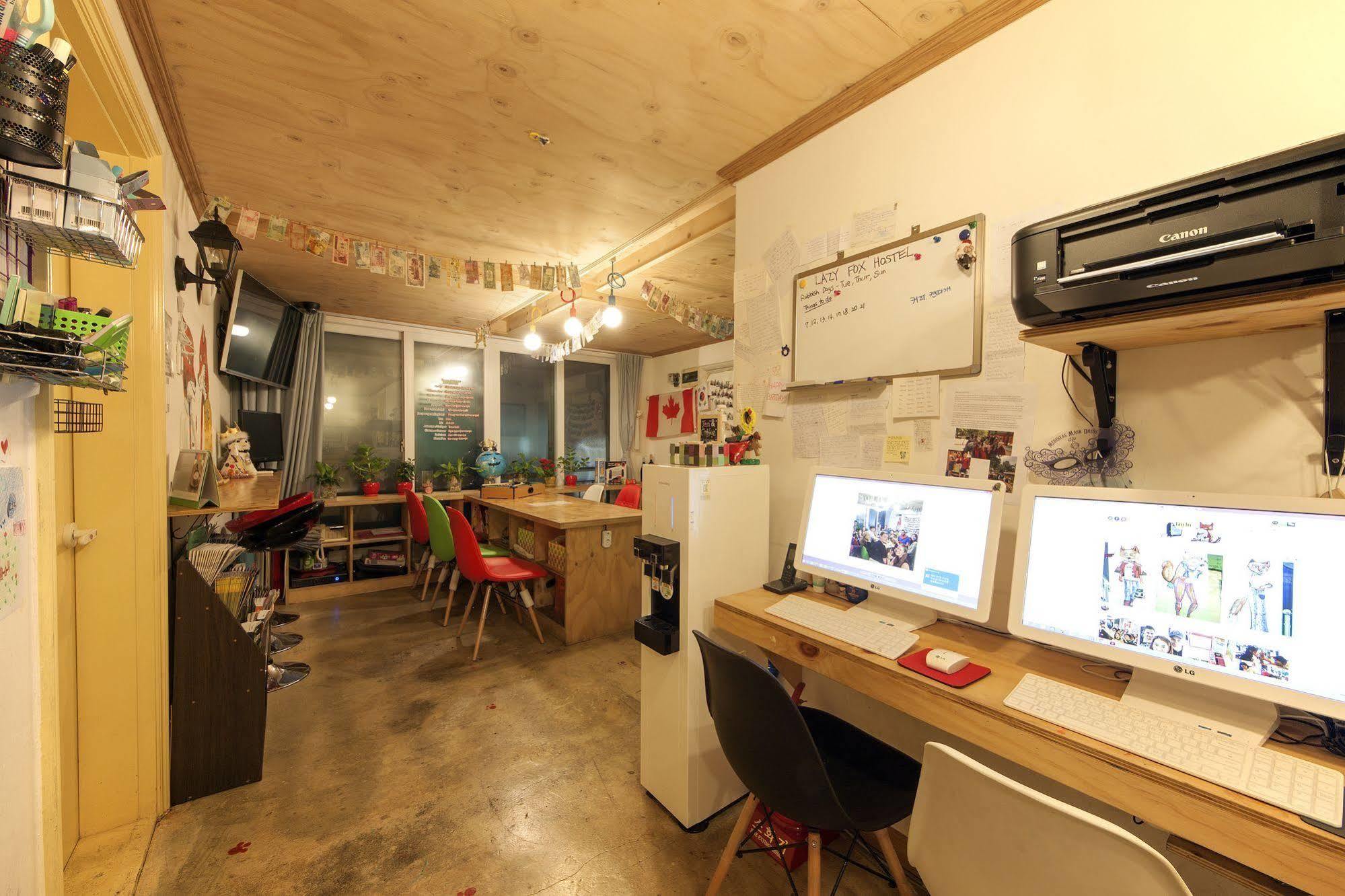 Hongdae Lazy Fox Hostel In Soul Exteriér fotografie